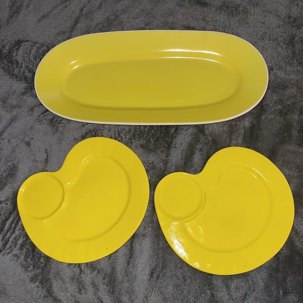 Art Easel Plates and Snack Tray Bright Yellow Set of 3